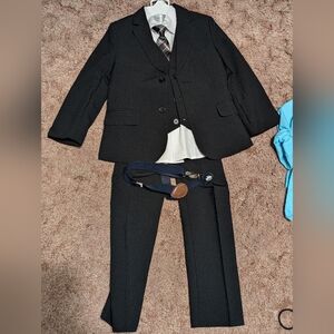 Boys size 5 black 6 piece suit